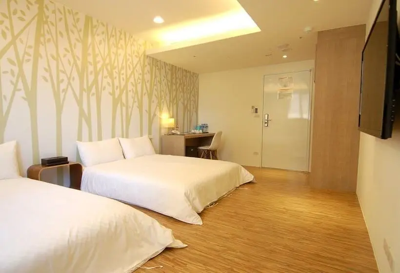 اتاق استاندارد چهار تخته, Season 5 Inn