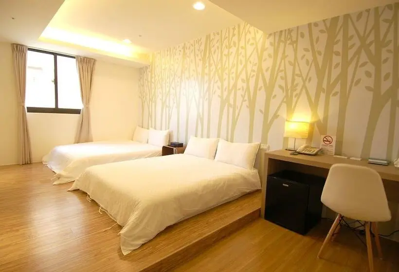 اتاق استاندارد چهار تخته, Season 5 Inn
