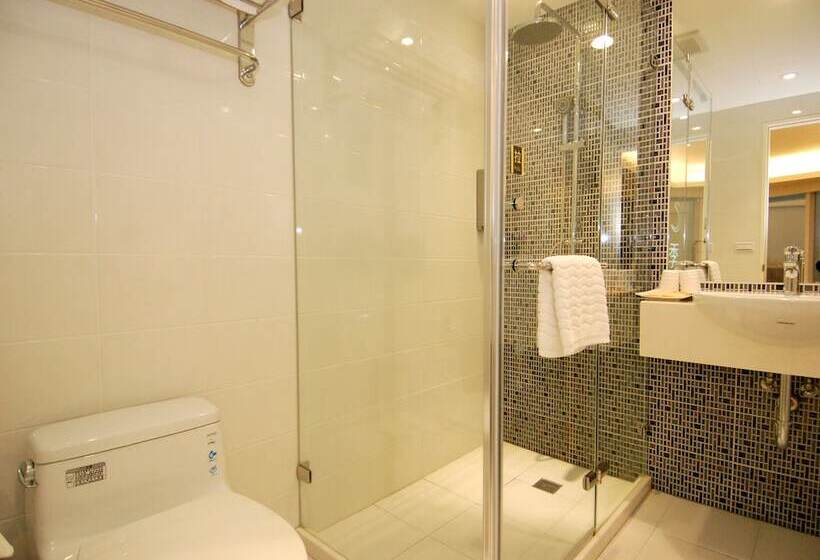 اتاق استاندارد, Season 5 Inn