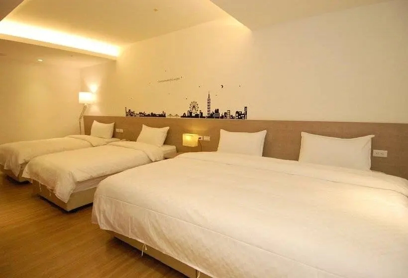Economy Quadruple Room, Season 5 Inn