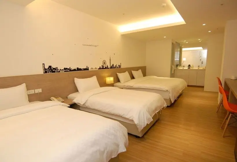 Economy Quadruple Room, Season 5 Inn