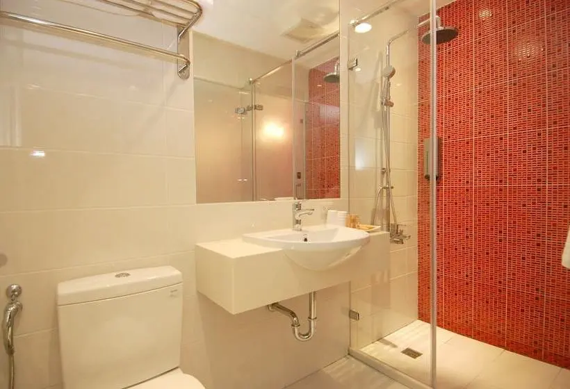 اتاق اکونومی, Season 5 Inn