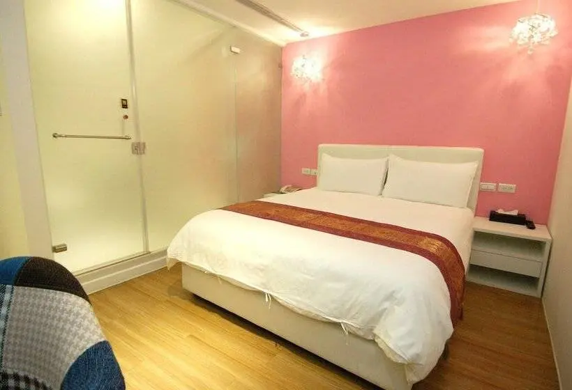 اتاق اکونومی, Season 5 Inn