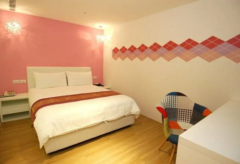 اتاق اکونومی, Season 5 Inn