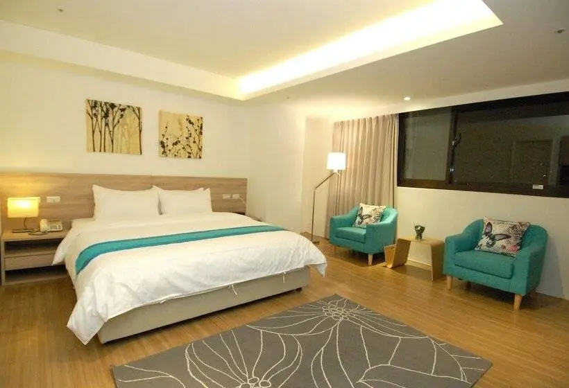 اتاق لوکس, Season 5 Inn