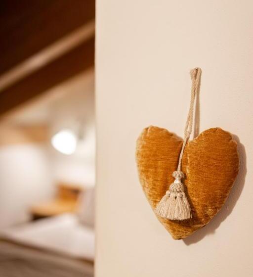 اتاق استاندارد, Camana Veglia