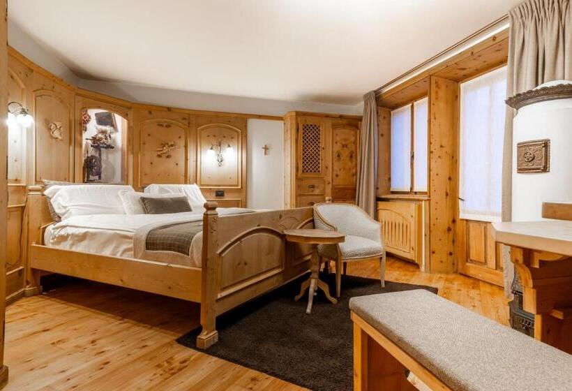 اتاق لوکس سه تخته, Camana Veglia