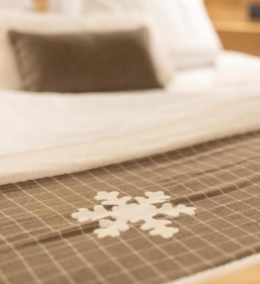 اتاق لوکس سه تخته, Camana Veglia