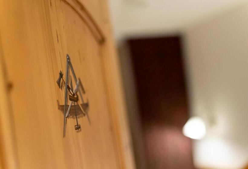 اتاق راحتی, Camana Veglia