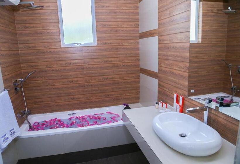 اتاق خانوادگی با چشم‌انداز دریا, Crystal Resort Dickwella