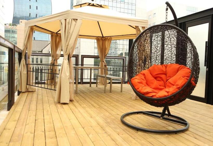 جناح, Jerry S Planet