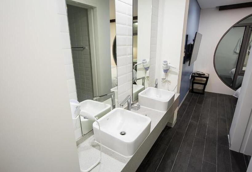 Suíte, Jerry S Planet