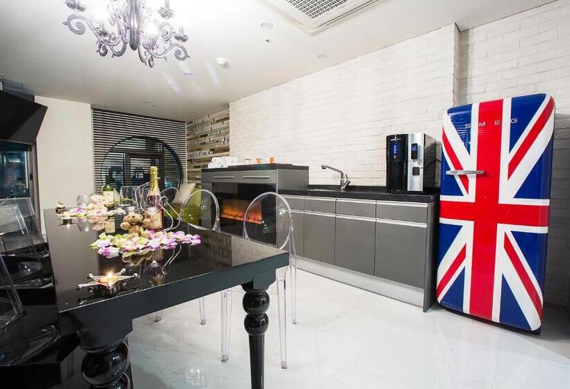 Suíte, Jerry S Planet