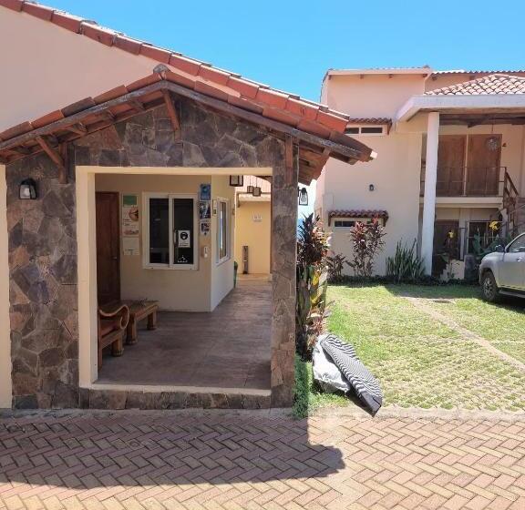 جناح مطلّ علي الحديقة, Los Mangos El Salvador