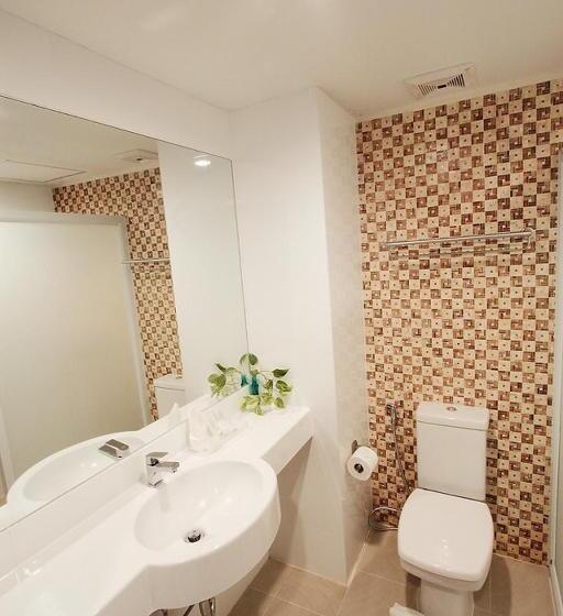 חדר סופריור, The Wind