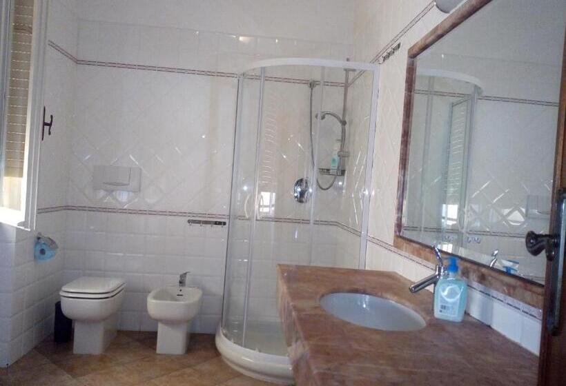 四人标准间, Alghero Seaside