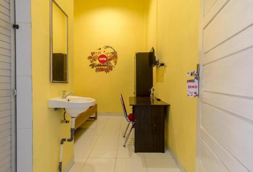 اتاق استاندارد یک نفره, Hutasimo Residence By Oyo Rooms