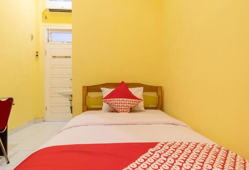 اتاق استاندارد یک نفره, Hutasimo Residence By Oyo Rooms