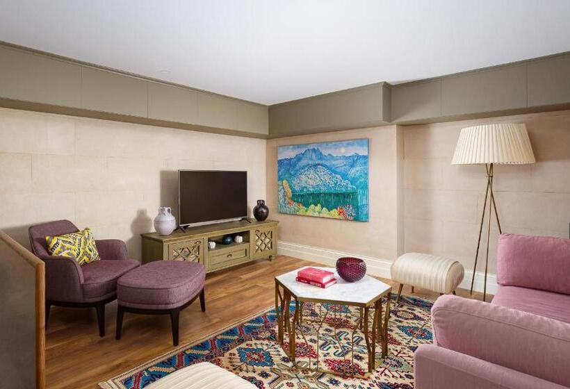 اتاق پنت هاوس, Art Gallery