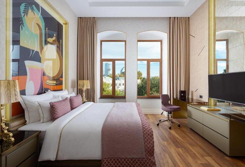 Deluxe Suite Sea View, Art Gallery