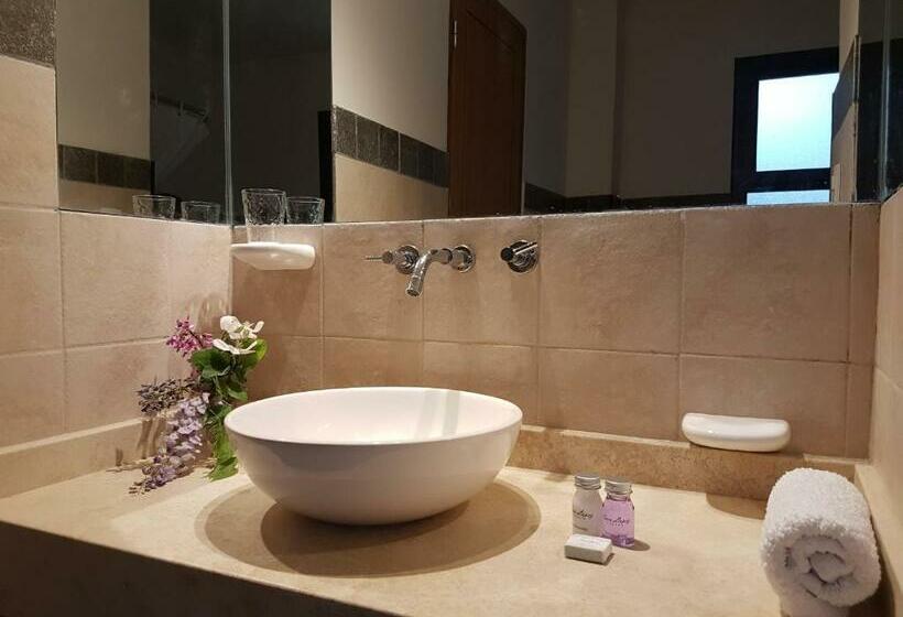 اتاق لوکس, Casa Lopez