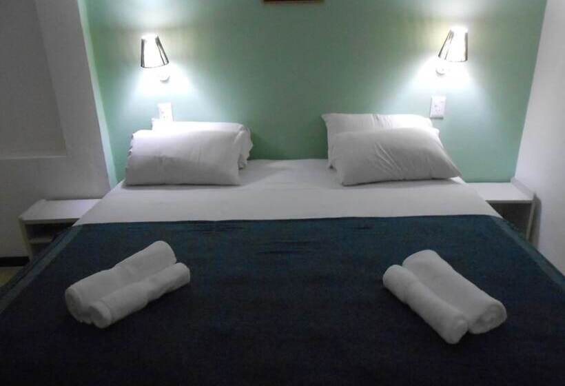 חדר סופריור לארבעה, La Gran Manzana