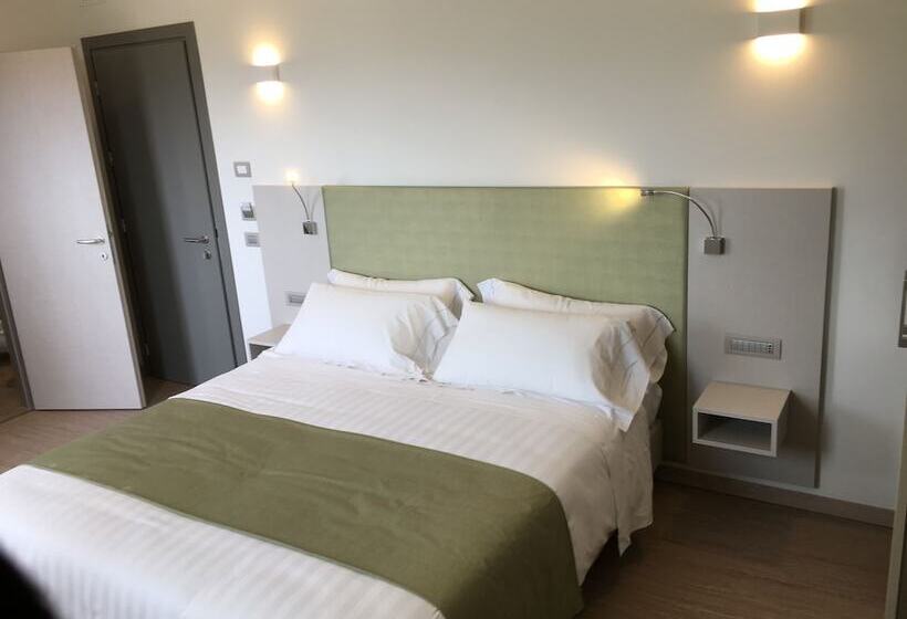 غرفة قياسية لذوى الاحتياجات الخاصة, Stele Di Nora