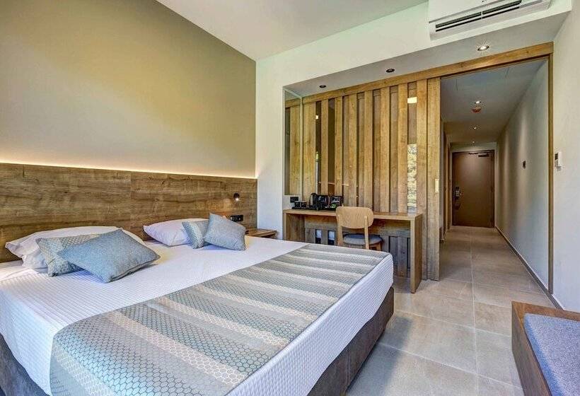 اتاق خانوادگی, White Olive Elite Laganas