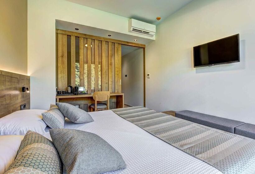 اتاق خانوادگی با چشمانداز استخر, White Olive Elite Laganas