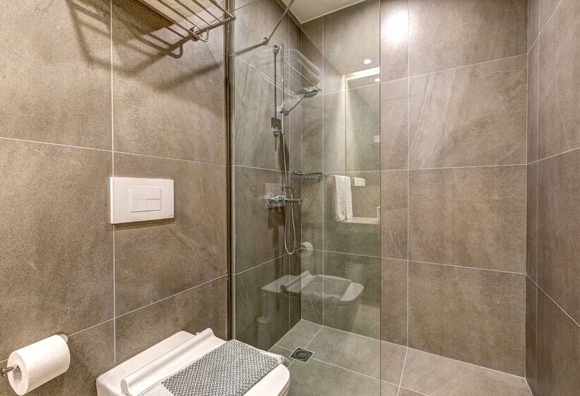 اتاق استاندارد سه تخته با چشمانداز استخر, White Olive Elite Laganas