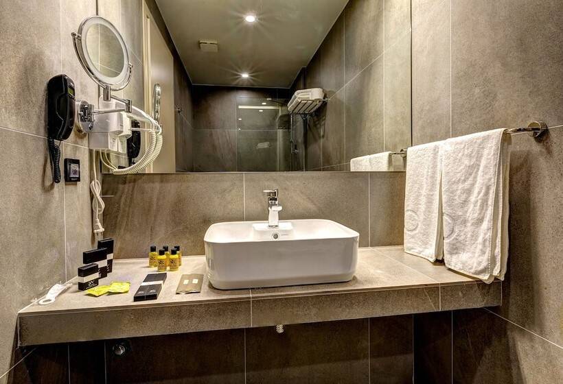 اتاق استاندارد سه تخته با چشمانداز استخر, White Olive Elite Laganas