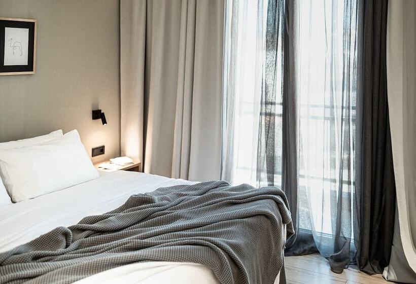 جناح عائلي, 31 Doors