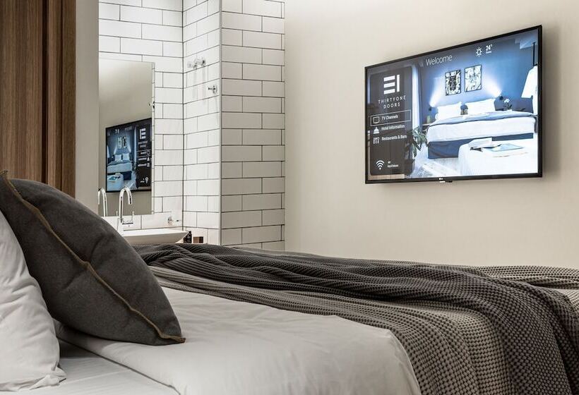 غرفة دور أخير, 31 Doors