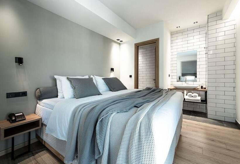 غرفة دور أخير, 31 Doors