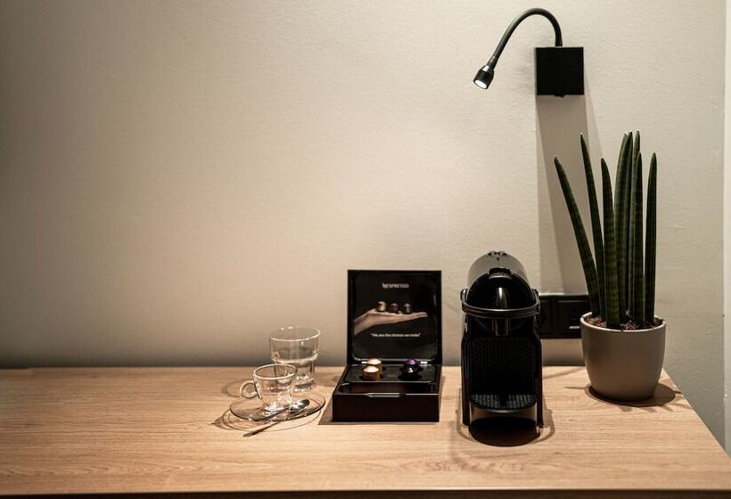 غرفة كلاسيكية, 31 Doors