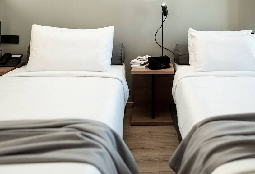 غرفة كلاسيكية, 31 Doors