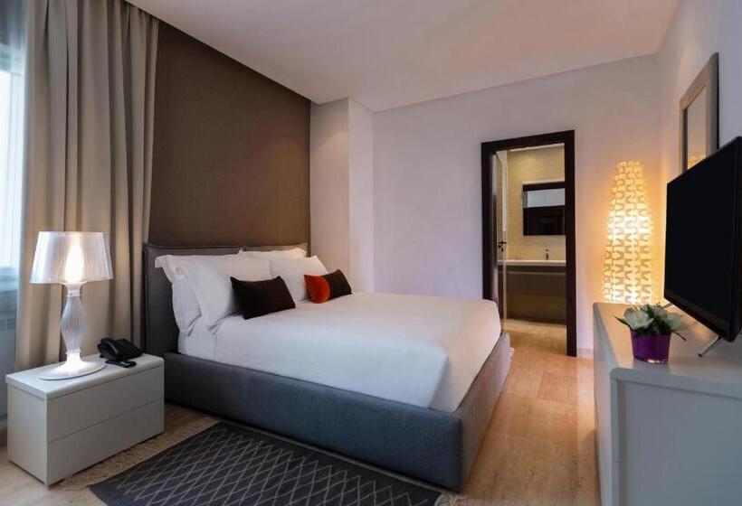 سوییت پرستیژ, Adam Hotel Suites