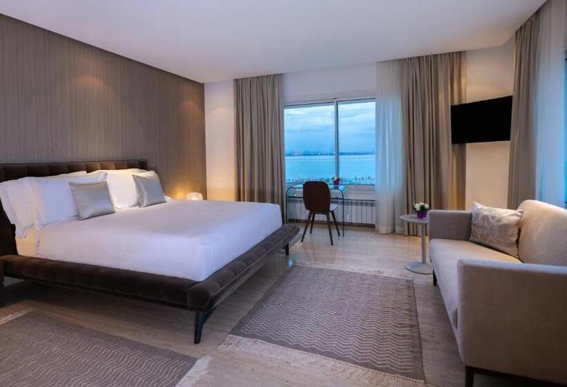 سوییت پرستیژ, Adam Hotel Suites