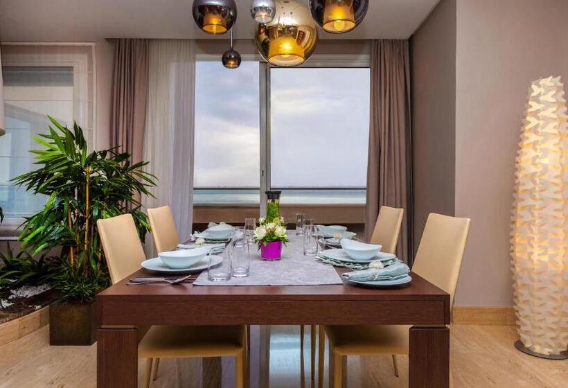 سوییت پرستیژ, Adam Hotel Suites