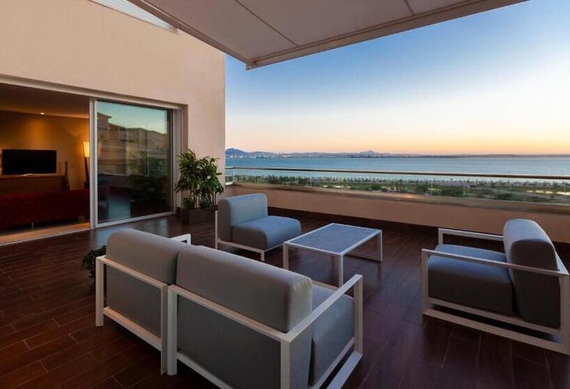 سوییت پرستیژ, Adam Hotel Suites