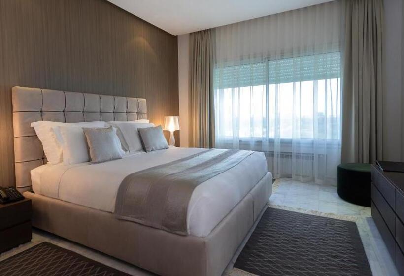 سوئیت پرزیدنت, Adam Hotel Suites