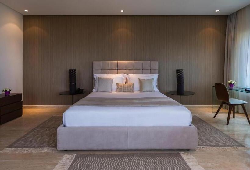 سوئیت پرزیدنت, Adam Hotel Suites